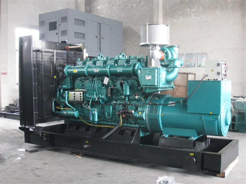 浚县200KW 柴油发电机的油耗是多少？